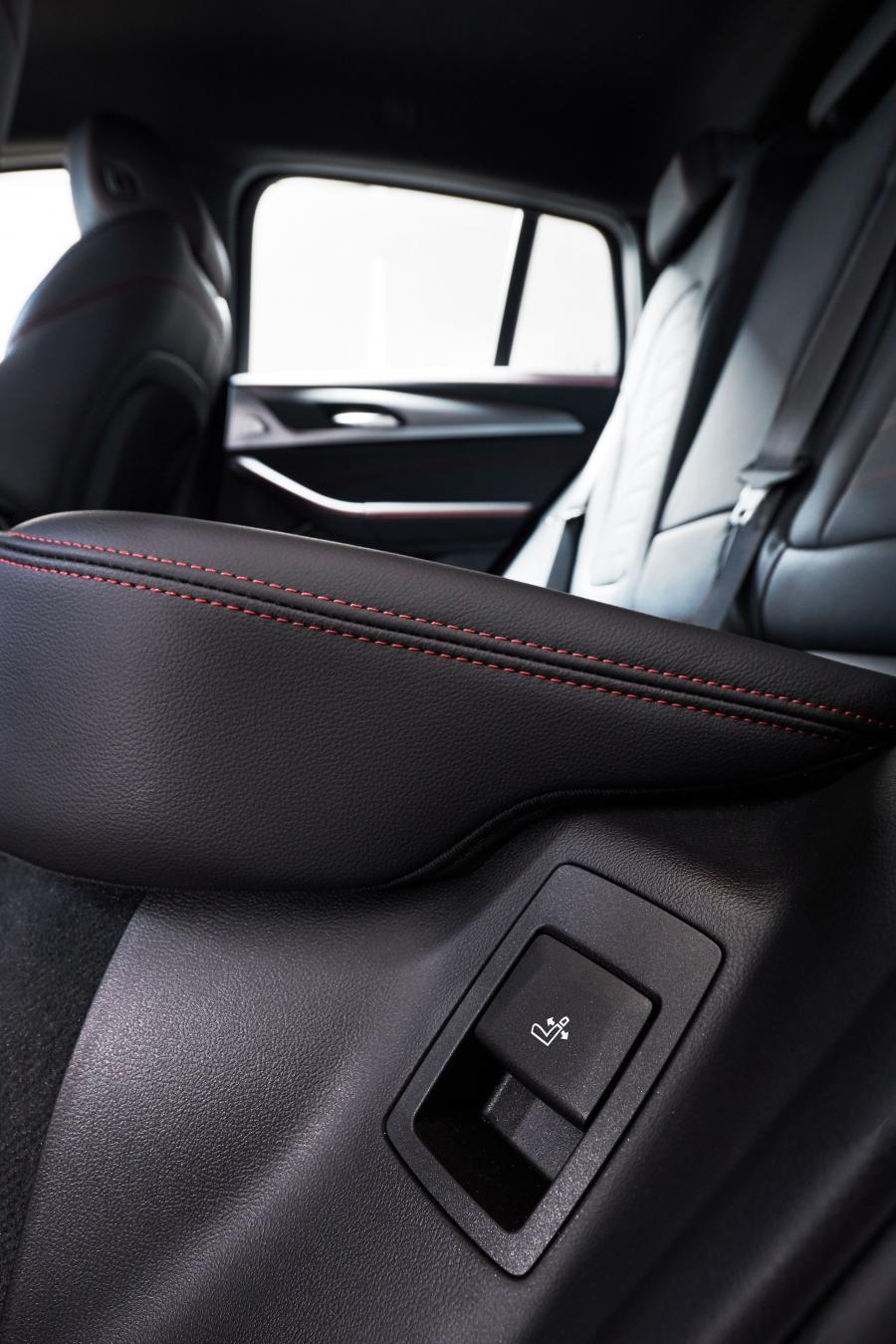 Детали интерьера BMW X4 M40d (G02) 2018 года  (WW) (фото 178 из 213)